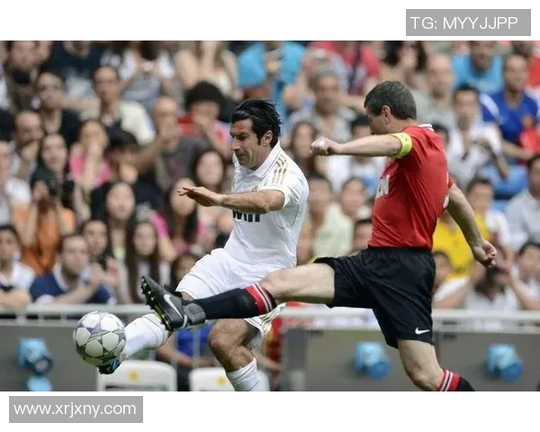 足球明星路易斯菲戈的传奇人生与辉煌成就回顾