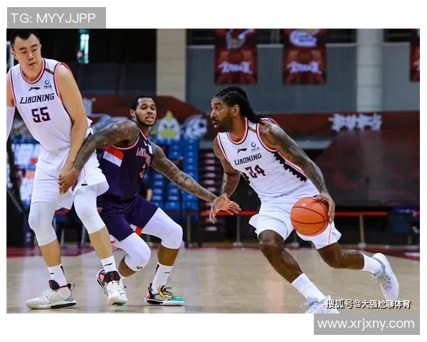 武汉篮球队战术解析：聚焦球队风格与比赛策略的深度探讨