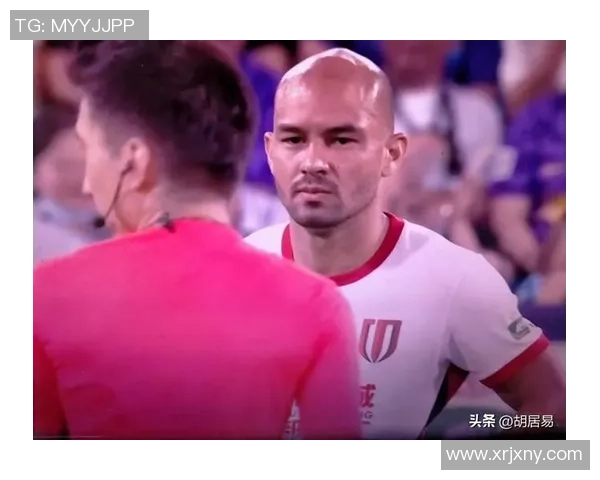 足球明星遭遇恶评风波引发舆论热议与粉丝反思的背后故事